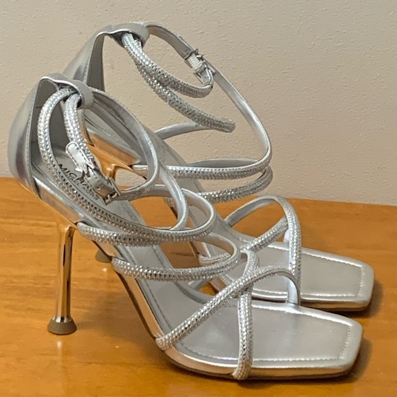 MICHAEL MICHAEL KORS Imani Embellished Silver Metallic Strappy Heels Pumps 9M
